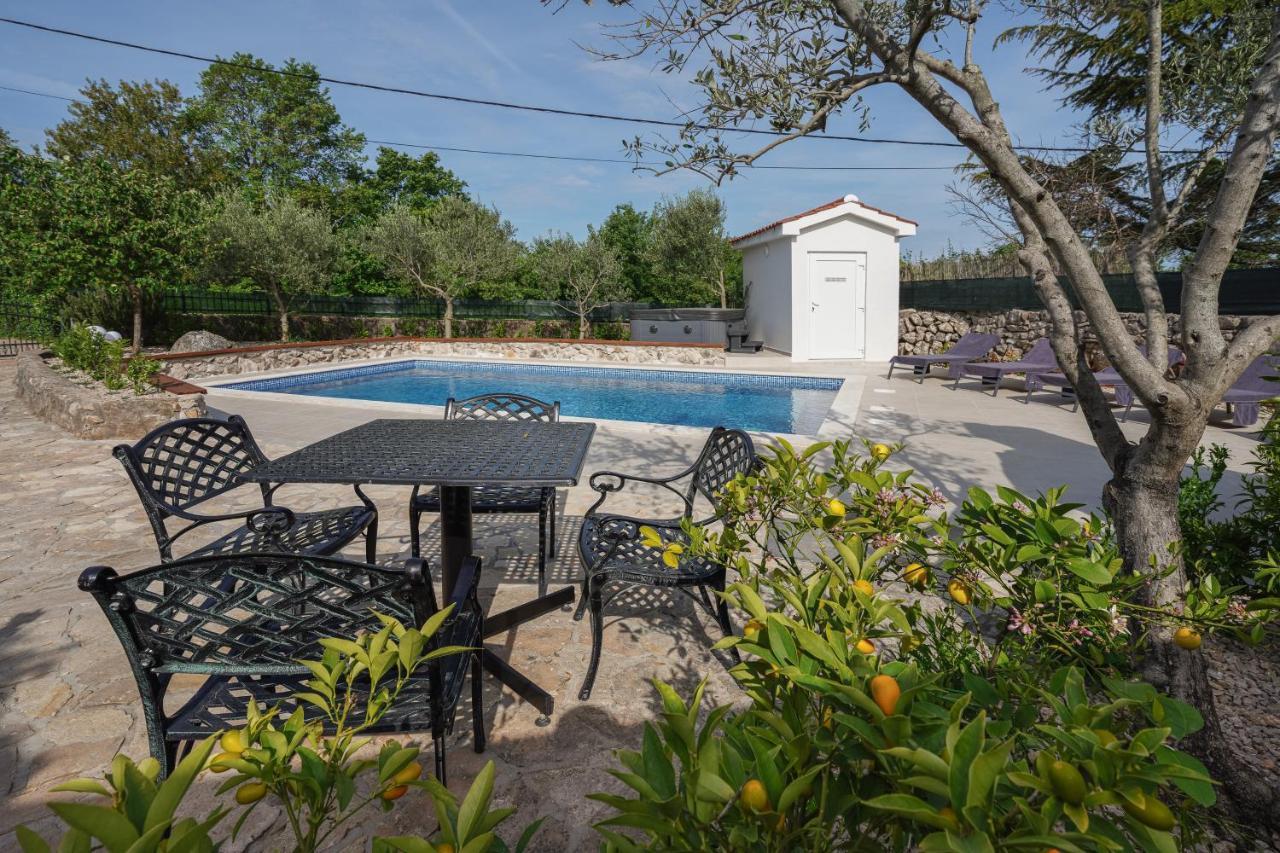 Stone Lady Holiday Home With Pool&Hot Tub,Sauna,Bbq,Garden Rasopasno 외부 사진